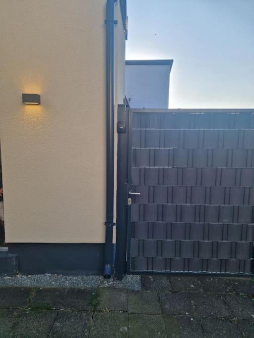 Gaestehaus In Koeln Rath-Heumar Exterior foto